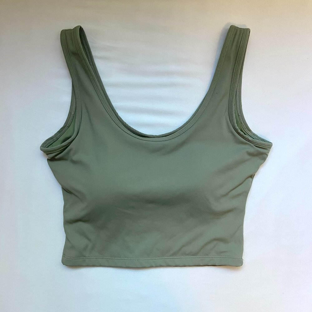 Klassy network cropped scoop neck brami tank in sage size medium